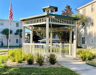 3000 Laurel Park Lane - Photo Thumbnail 15