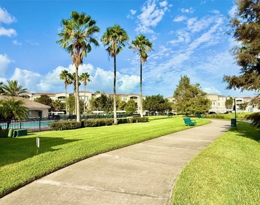 3000 Laurel Park Lane - Photo Thumbnail 16