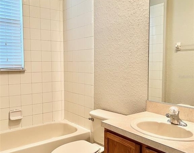 3000 Laurel Park Lane - Photo Thumbnail 13
