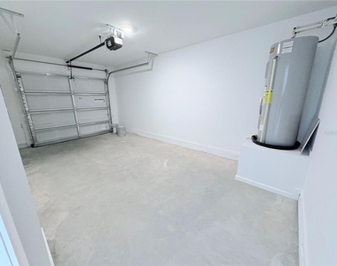886 Lynx Street - Photo Thumbnail 4