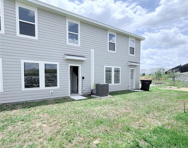 886 Lynx Street - Photo Thumbnail 13