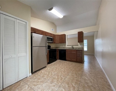 2612 Adela Avenue - Photo Thumbnail 4