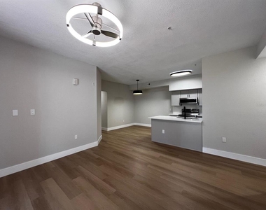 13102 Mulberry Park Drive - Photo Thumbnail 9