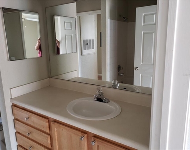 9069 Lee Vista Boulevard - Photo Thumbnail 7