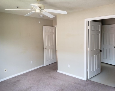 9069 Lee Vista Boulevard - Photo Thumbnail 5