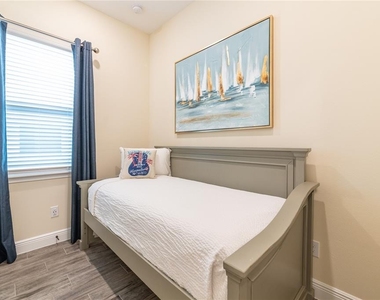 8056 Lost Shaker Lane - Photo Thumbnail 14