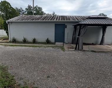 18312 Holister Rd - Photo Thumbnail 5