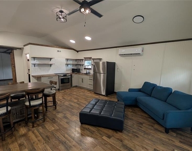 18312 Holister Rd - Photo Thumbnail 8