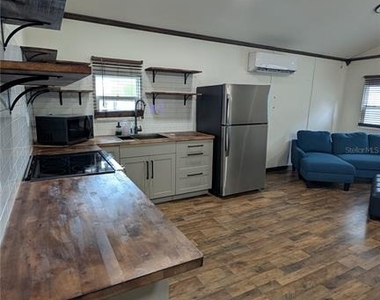 18312 Holister Rd - Photo Thumbnail 6