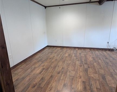 18312 Holister Rd - Photo Thumbnail 13