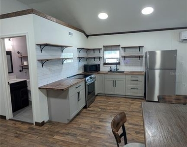 18312 Holister Rd - Photo Thumbnail 5