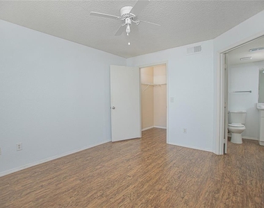 2206 Antigua Place - Photo Thumbnail 16