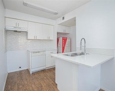 2206 Antigua Place - Photo Thumbnail 14