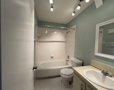 2683 Oak Park Way - Photo Thumbnail 9