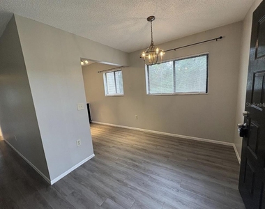 2683 Oak Park Way - Photo Thumbnail 4