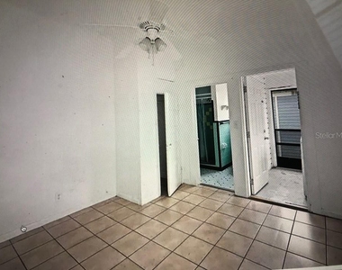 941 Lakeview Road - Photo Thumbnail 15