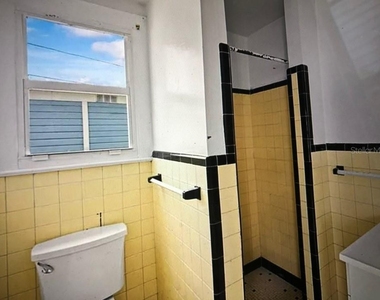 941 Lakeview Road - Photo Thumbnail 9