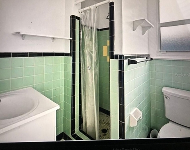 941 Lakeview Road - Photo Thumbnail 6