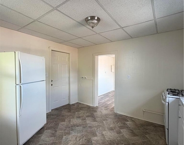 1218 Mechanic Street - Photo Thumbnail 3