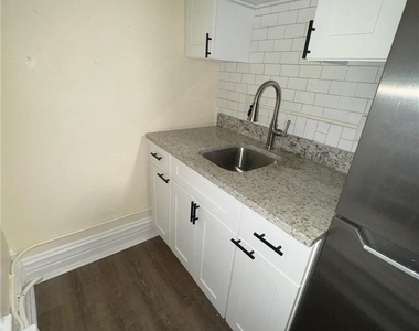 1438 W Turner Street - Photo Thumbnail 6
