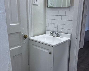 1438 W Turner Street - Photo Thumbnail 14