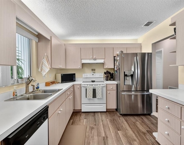 17551 Se 96th Court - Photo Thumbnail 14