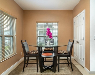 212 Primrose Drive - Photo Thumbnail 6