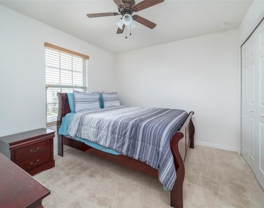 212 Primrose Drive - Photo Thumbnail 12