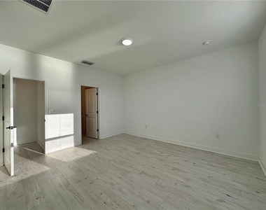 43 Waverly Lane - Photo Thumbnail 8