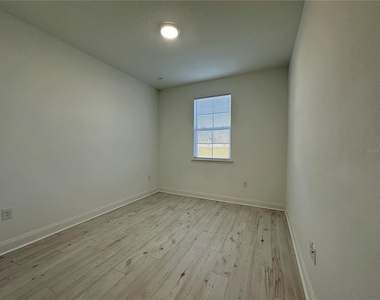 43 Waverly Lane - Photo Thumbnail 15