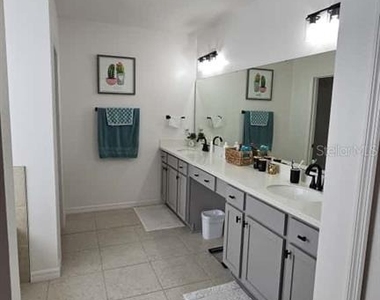11612 Armada Way - Photo Thumbnail 4