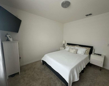 11612 Armada Way - Photo Thumbnail 7