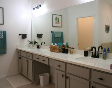 11612 Armada Way - Photo Thumbnail 3