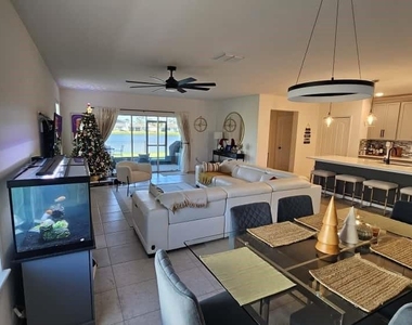 11612 Armada Way - Photo Thumbnail 12