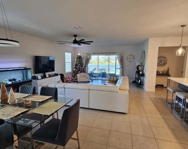 11612 Armada Way - Photo Thumbnail 17