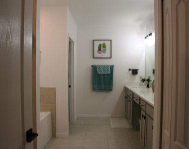 11612 Armada Way - Photo Thumbnail 2