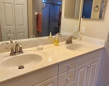7224 Cedar Hollow Circle - Photo Thumbnail 9