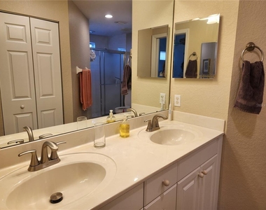 7224 Cedar Hollow Circle - Photo Thumbnail 8