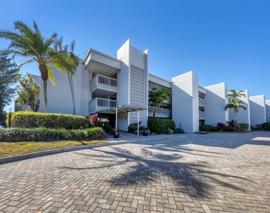 5757 Gulf Of Mexico Drive - Photo Thumbnail 10