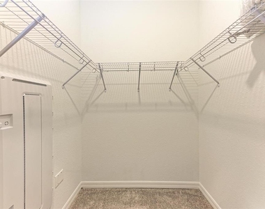 12320 Wellen Golf Street - Photo Thumbnail 26