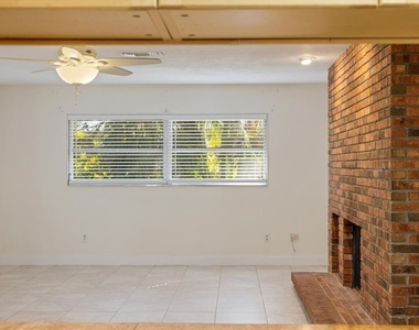 5151 Oakmont Place - Photo Thumbnail 12