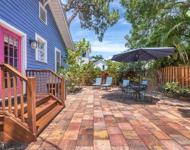 1676 Oak Street - Photo Thumbnail 20