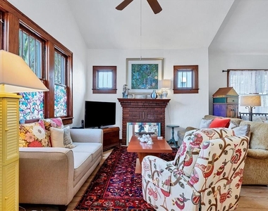 1676 Oak Street - Photo Thumbnail 4