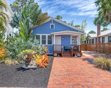 1676 Oak Street - Photo Thumbnail 1