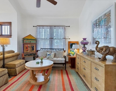 1676 Oak Street - Photo Thumbnail 8