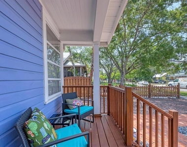 1676 Oak Street - Photo Thumbnail 3