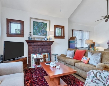 1676 Oak Street - Photo Thumbnail 5