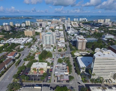 1676 Oak Street - Photo Thumbnail 46