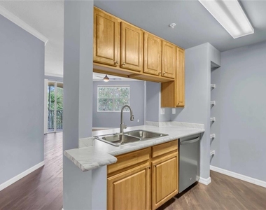 4763 Travini Circle - Photo Thumbnail 8