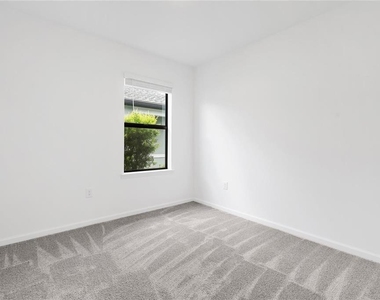 6560 Silverstar Drive - Photo Thumbnail 11